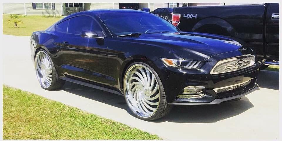 Ace-1: TJ's Black 2015 Mustang on Brushed 26's DUBs